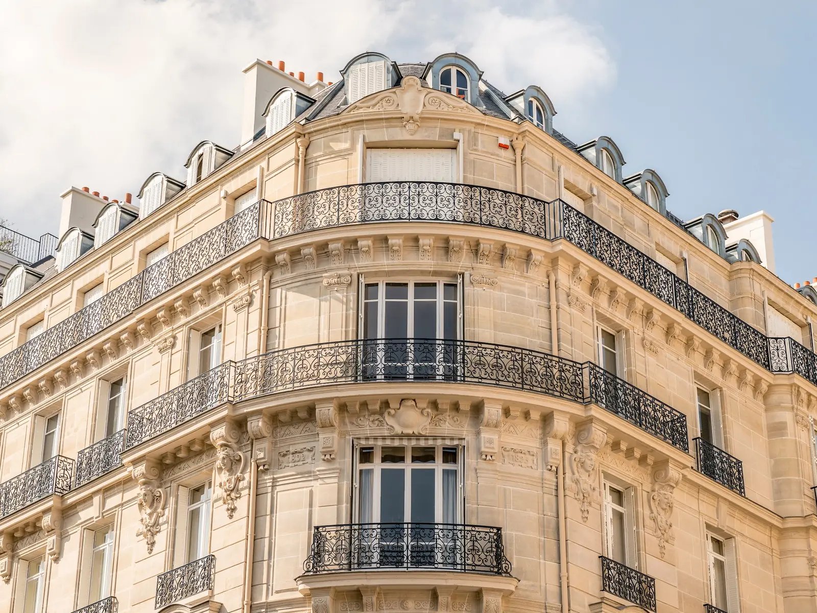 Haussmann corner building